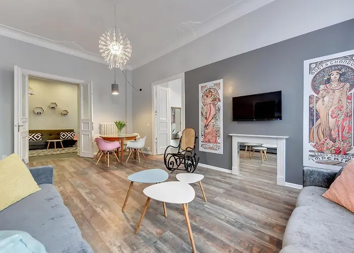 Blue Mandarin Solidarity Square Appartement