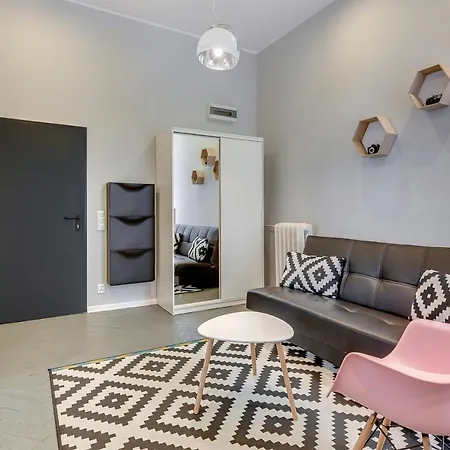 Blue Mandarin Solidarity Square グダニスク