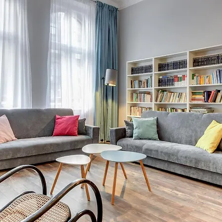 Blue Mandarin Solidarity Square グダニスク