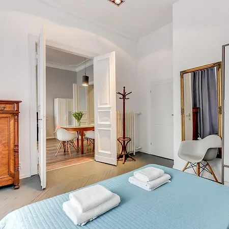 Blue Mandarin Solidarity Square *