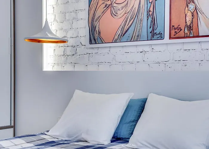 Apartment Blue Mandarin Solidarity Square